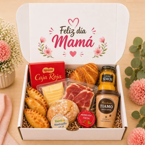 Desayuno del Día de la Madre con bollería, embutido, queso, café y zumo en caja regalo blanca personalizada.